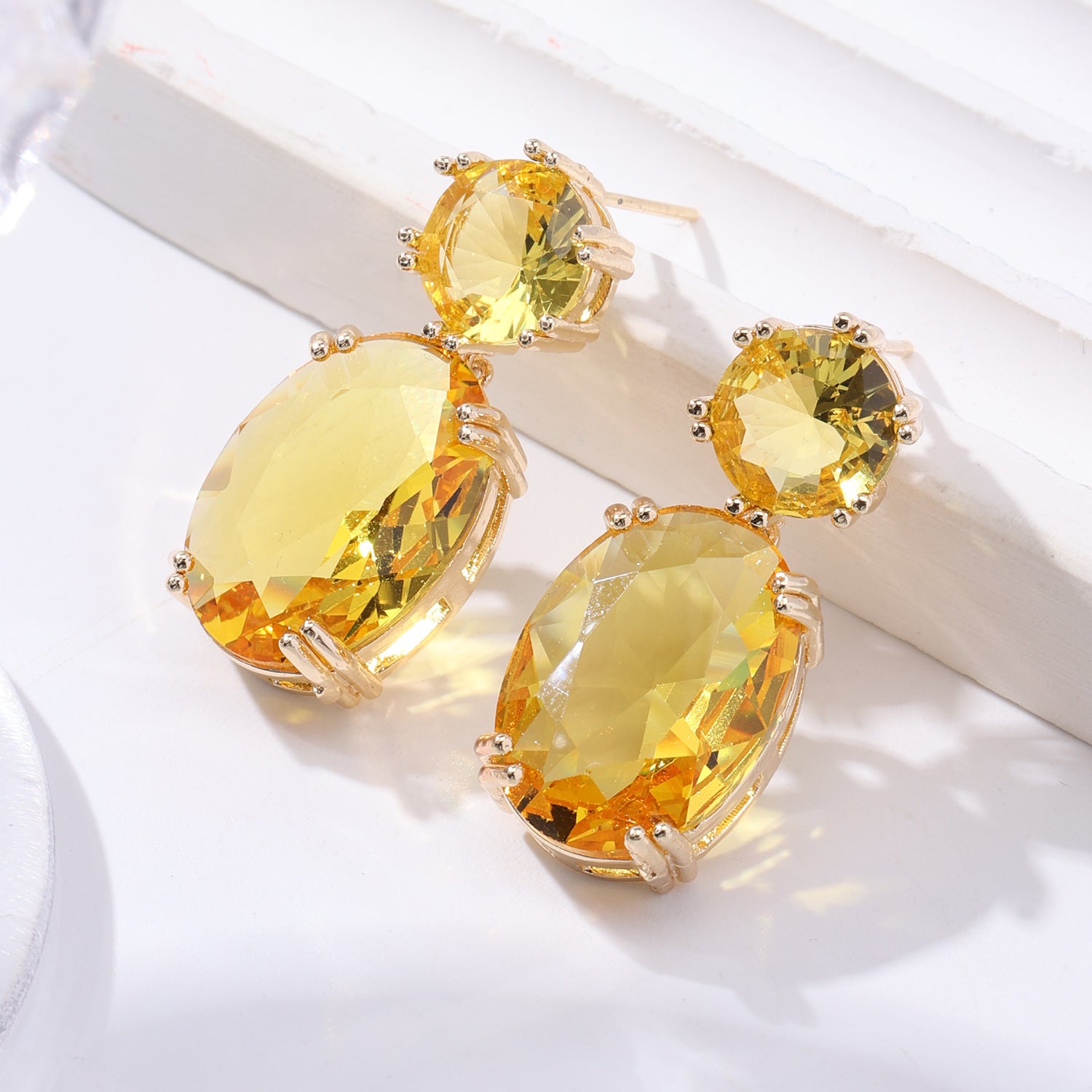 Drop-shaped Rhinestones Earrings  Alloy Oval Earrings